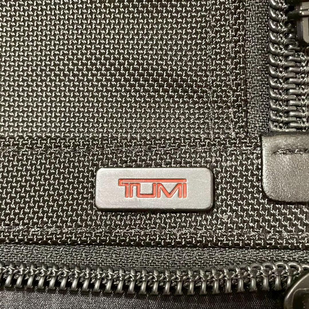 極美品　トゥミ　ガーメントバッグ　トライフォールド　3つ折りキャリーオン　黒