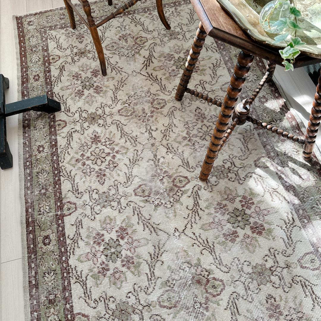 トルコヴィンテージラグ A93 レア クリーム グリーン ブラウン ピンク