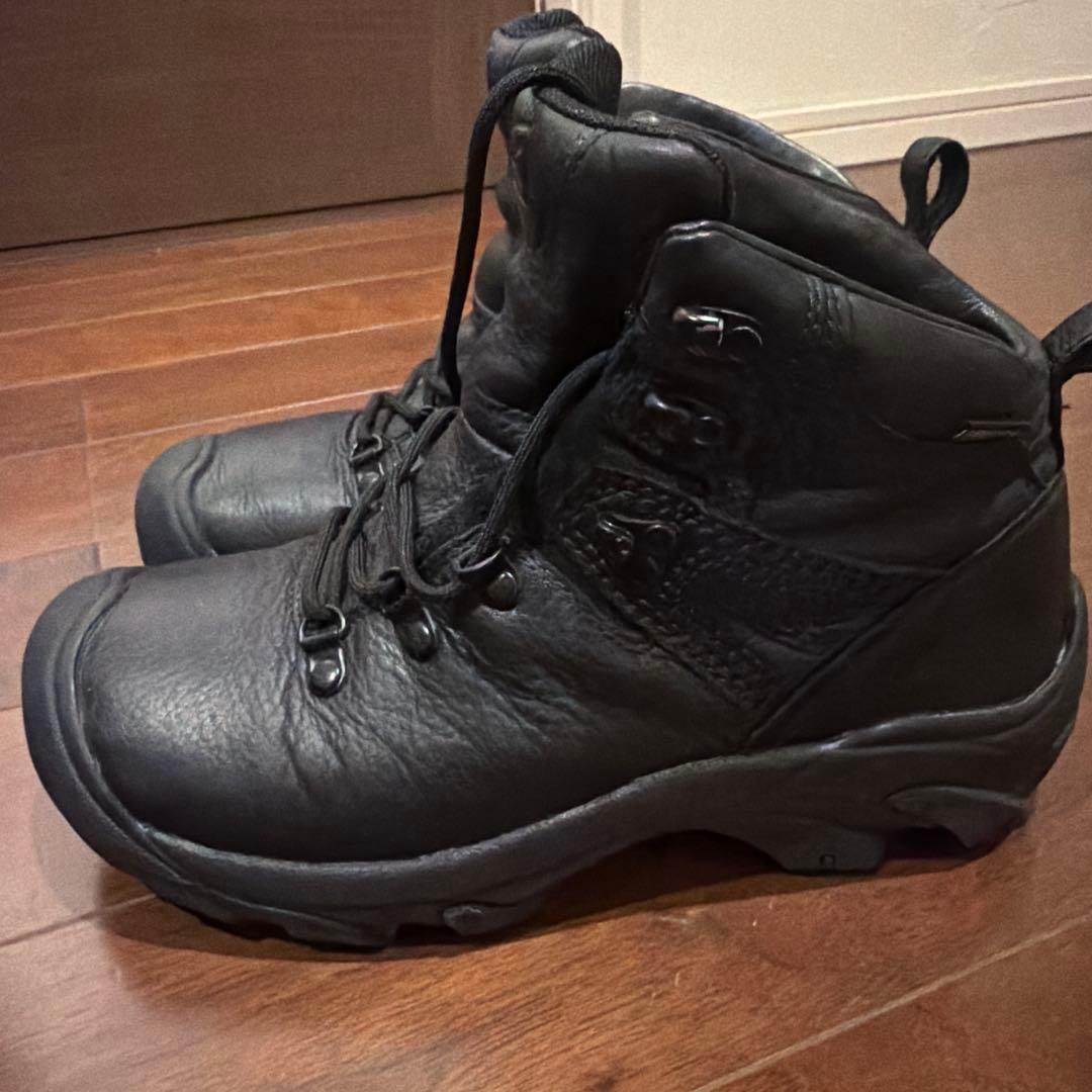 KEEN ピレニーズ　トレッキングシューズ
