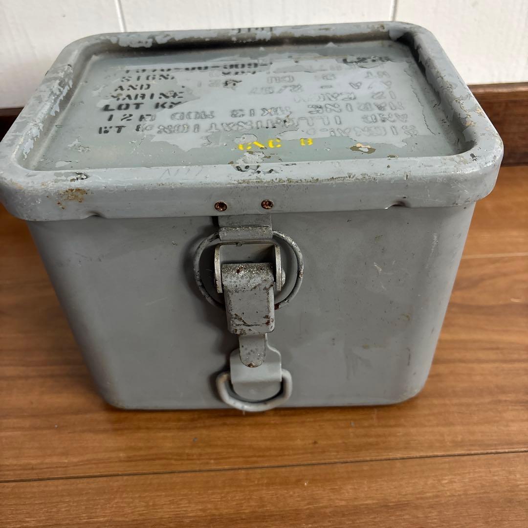 米軍　実物　SIGNAL SMOKE CASE ③ 送料無料