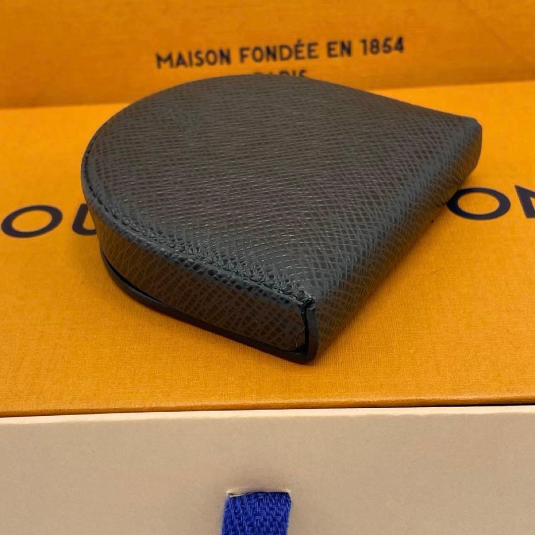 【希少】ルイヴィトン　ケース　キュベット　タイガ　黒　小銭入れ