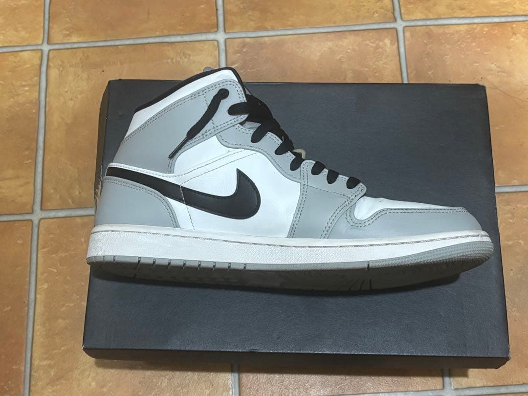 Nike Air Jordan 1 グレー