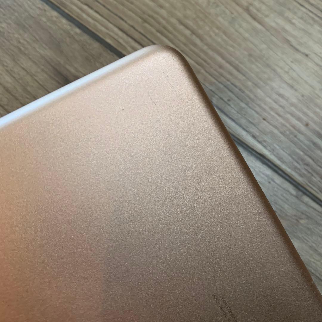 格安 iPad第6世代 2018 9.7インチ 128GB SIMフリー本体のみ