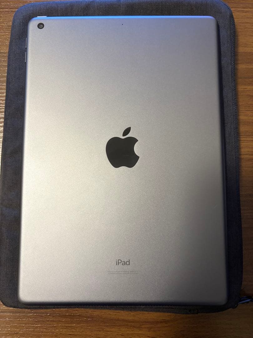 iPad 第7世代 Wifi 32GB スペースグレイ【純正キーボード付】