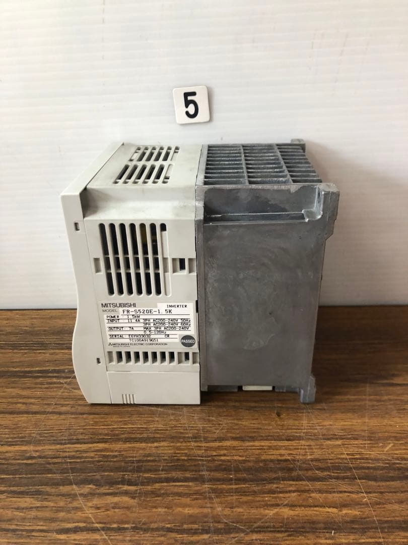 MITSUBISHI 三菱電機 FR-S520E-1.5K インバータ