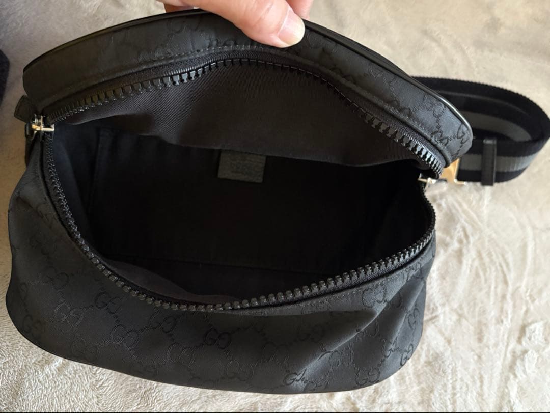 GUCCI ブラック ボディバッグ ウエストバッグ