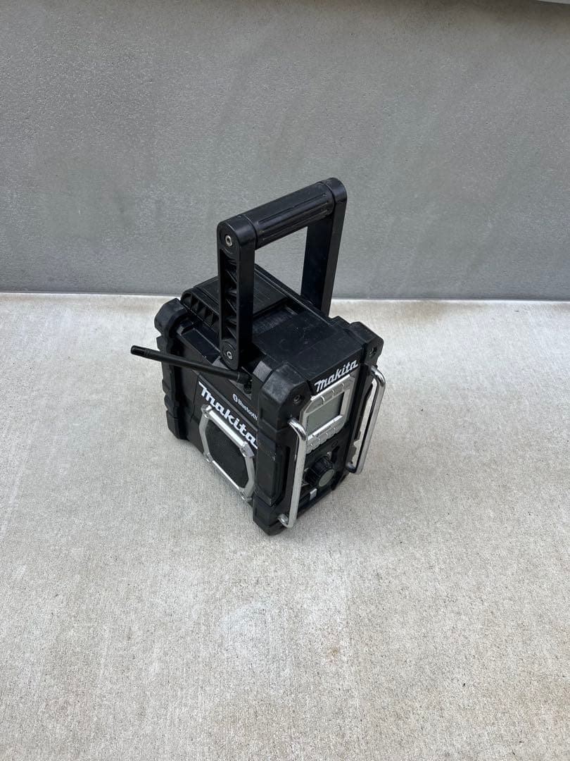 マキタ 充電式ラジオ MR106