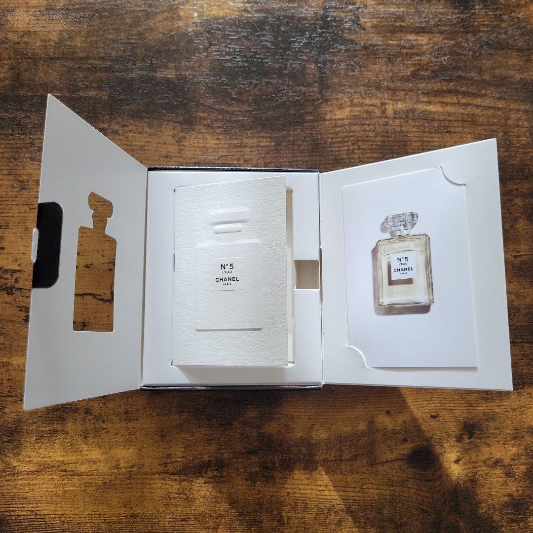 CHANEL CCクリーム N　10 ベージュ　30ml　&サンプル&巾着