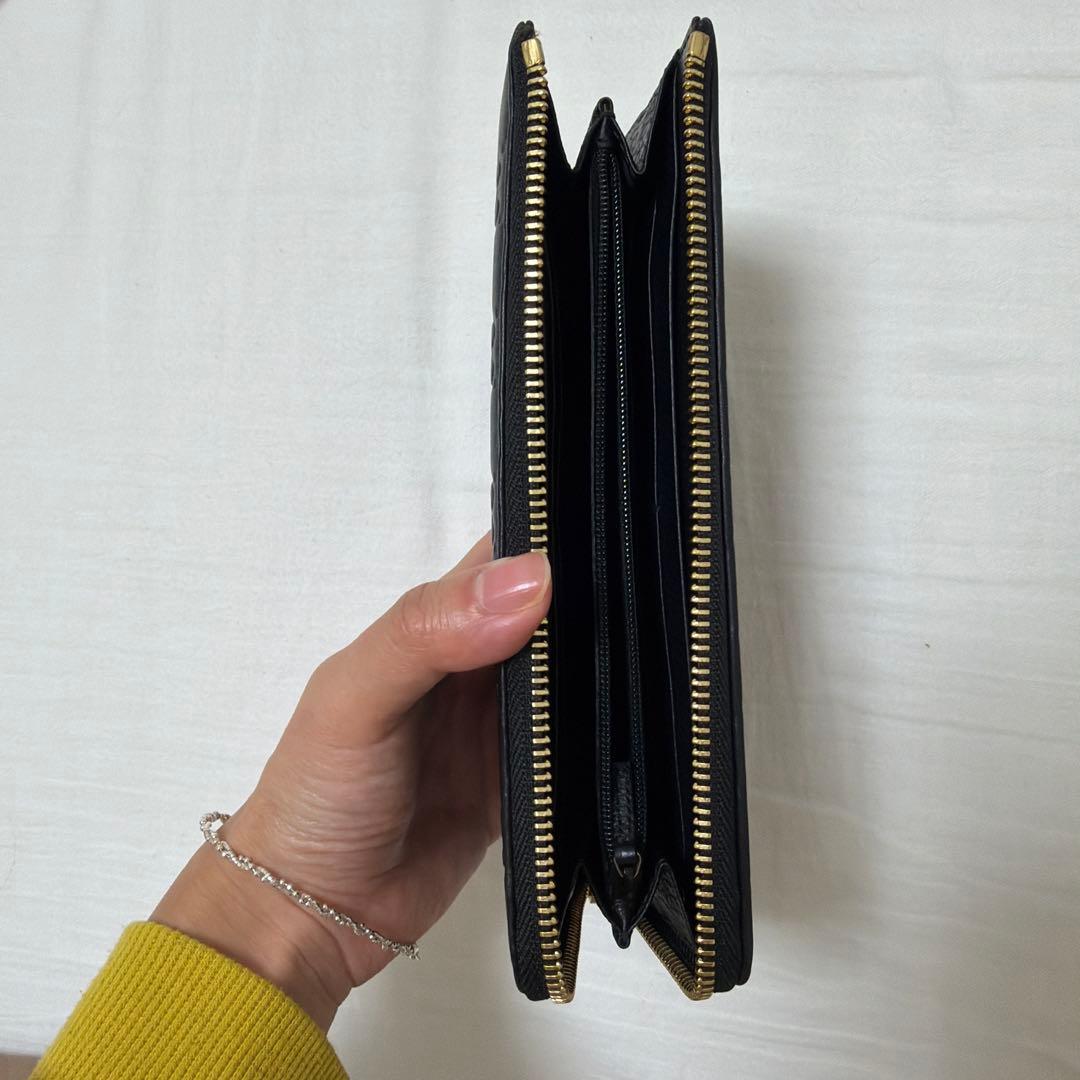 GUCCI ブラック 長財布 エンボスロゴ