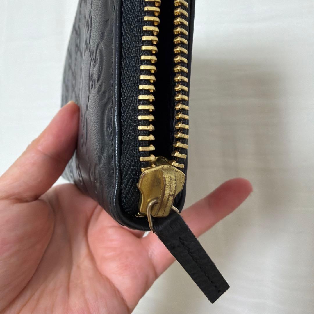 GUCCI ブラック 長財布 エンボスロゴ