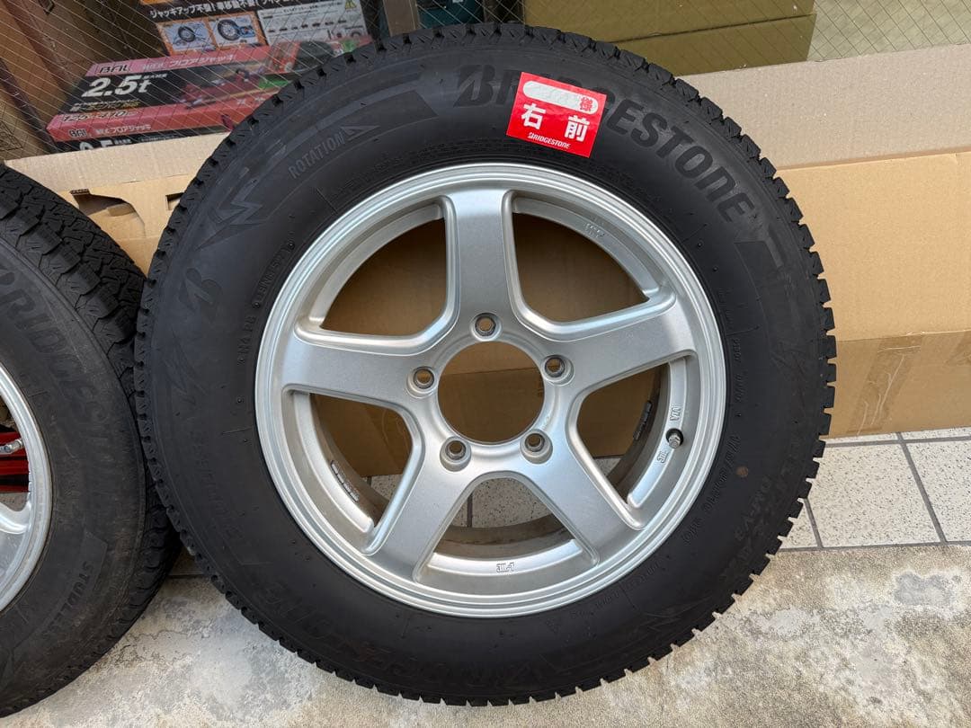 ジムニー・ブリヂストンDM-V3 175/80R16 スタッドレスタイヤホイール