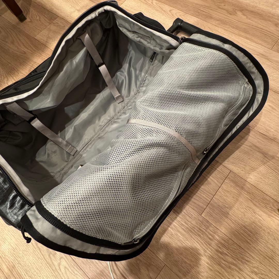 patagonia　BLACK HOLE WHEELED DUFFEL 40ℓ