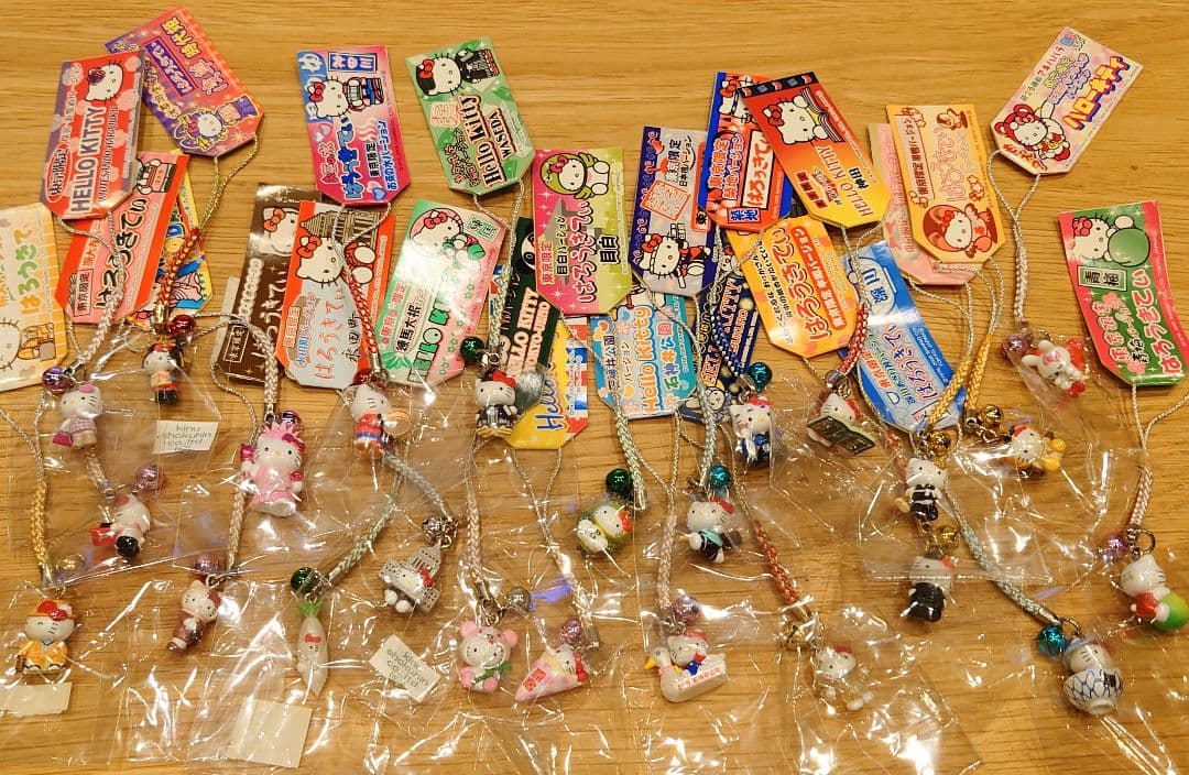 公*o様 【未開封】【東京限定】ハローキティ ストラップセット