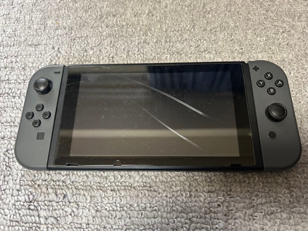 Nintendo Switch 本体 画面にひびあり