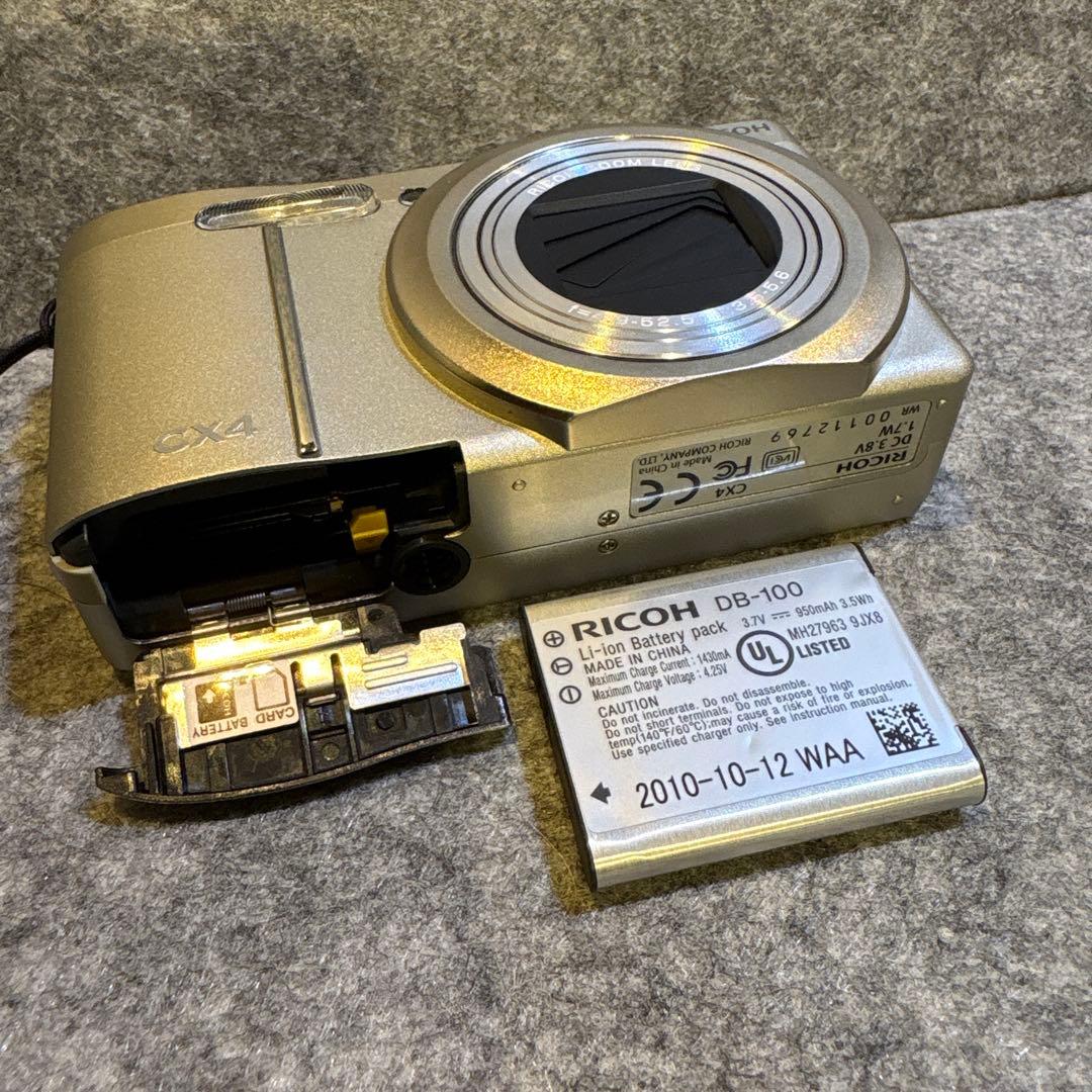 【美品】RICOH CX4 シルバー コンパクトデジタルカメラ