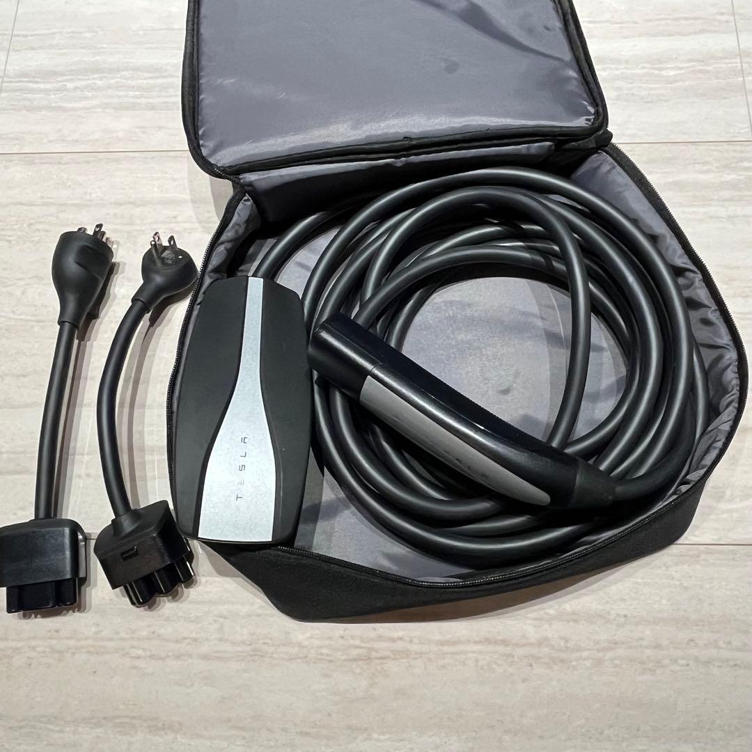 テスラ モバイルコネクター