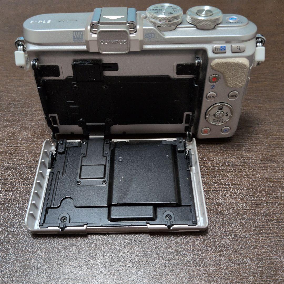 【セール中】OLYMPUS PEN E-PL8 オリンパス ミラーレス一眼カメラ