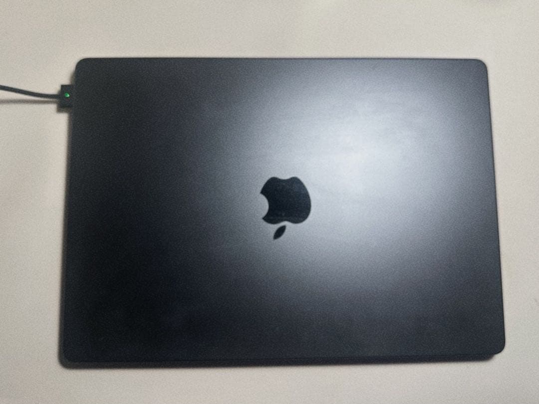 MacBook Pro M4、14インチ、ブラック