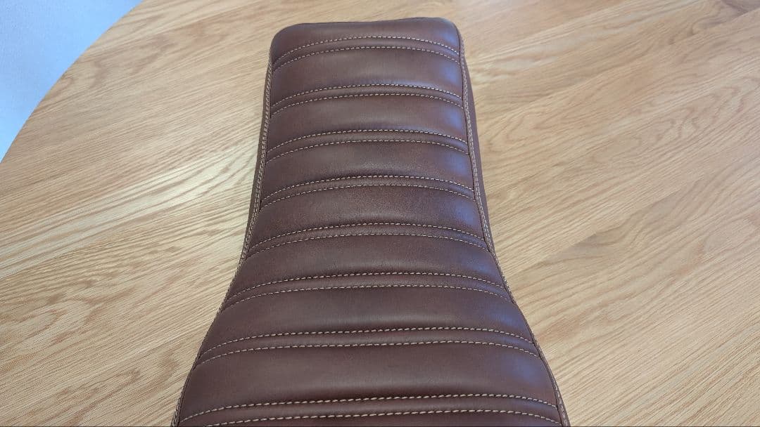 【新品未使用】ドゥカティ スクランブラー 本革シート motor rock