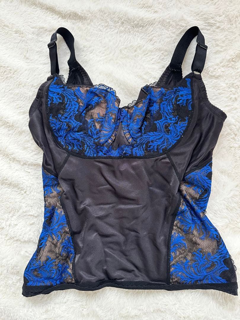 マルコ カーヴィシャス ½カップロングブラ C80