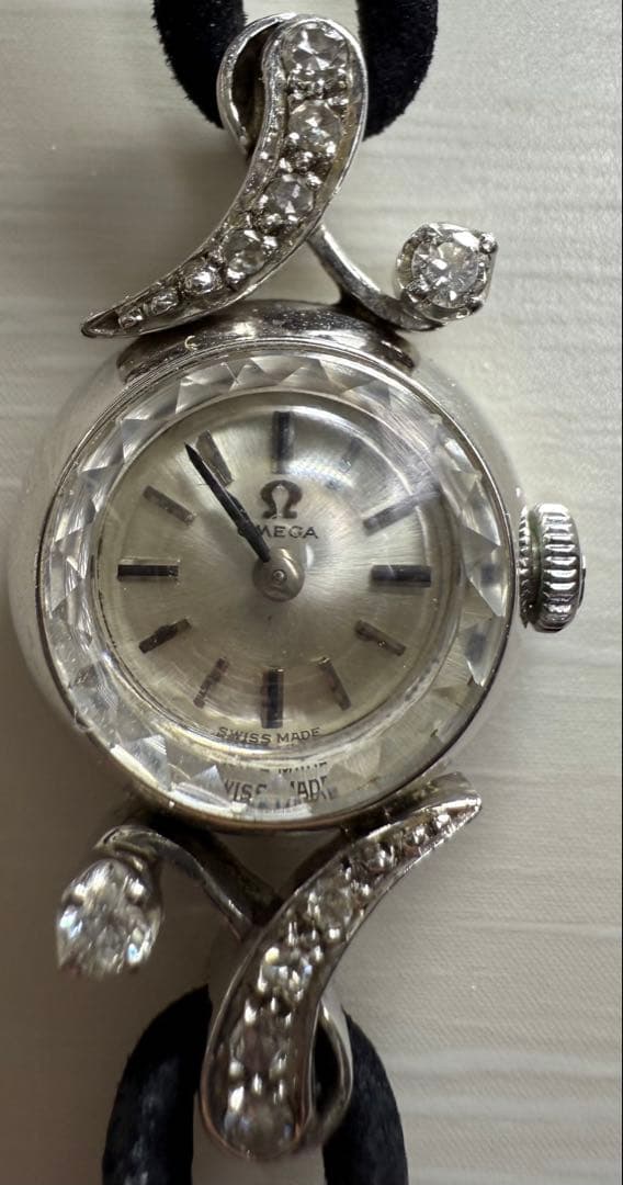 OMEGA オメガ 手巻き シルバー文字盤 カットガラス 天然ダイヤモンド