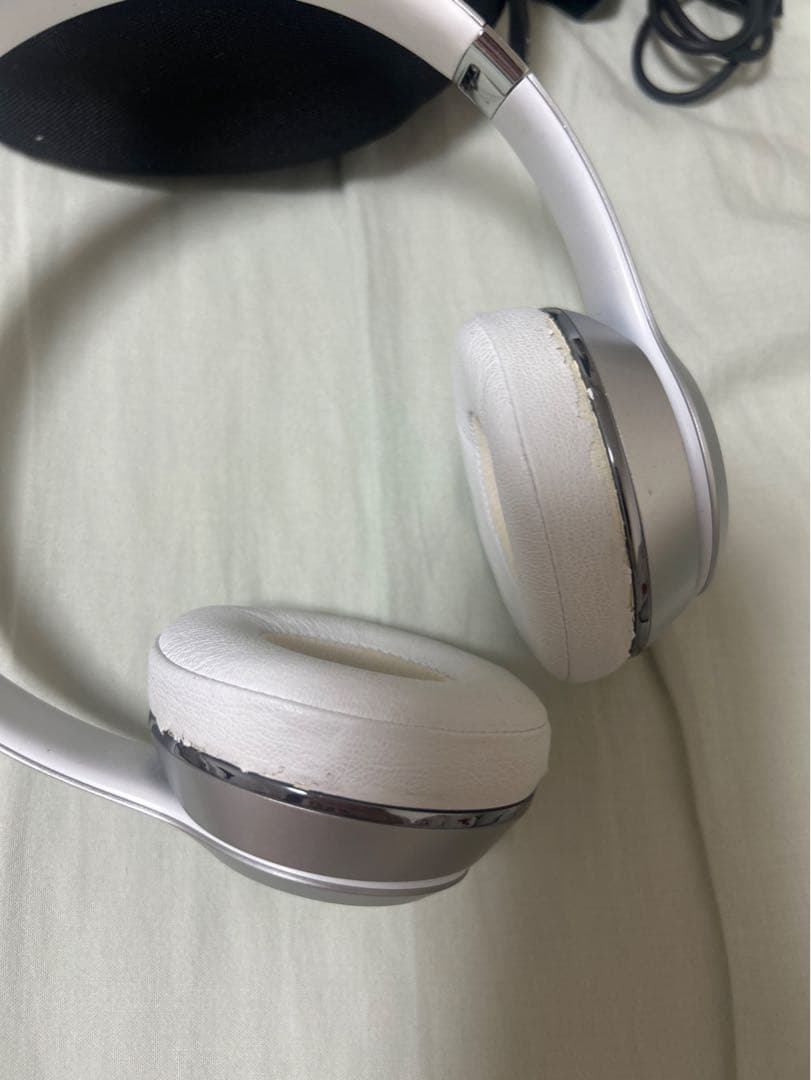 beats solo3 wireless サティンシルバー