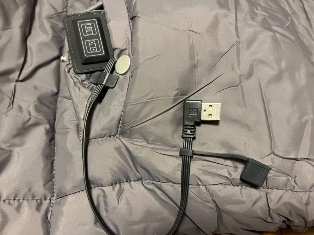 USB給電で手軽に暖かさを！5WAY対応の即暖電気ブランケット