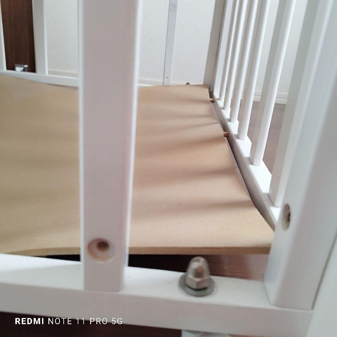 【送料込み】ホワイト木製ベビーベッド ハイタイプ 2段階高さ調節可能