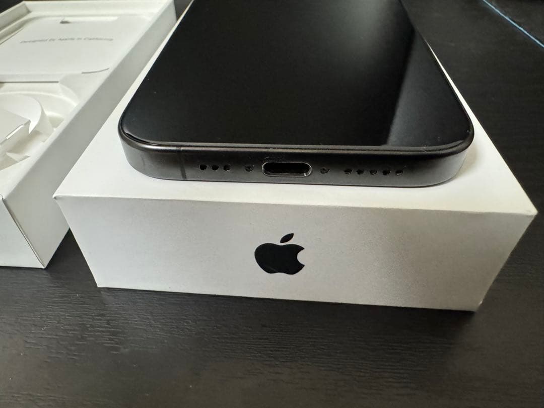 Apple iPhone 15 pro 256GB【1/22まで限定値下げ】