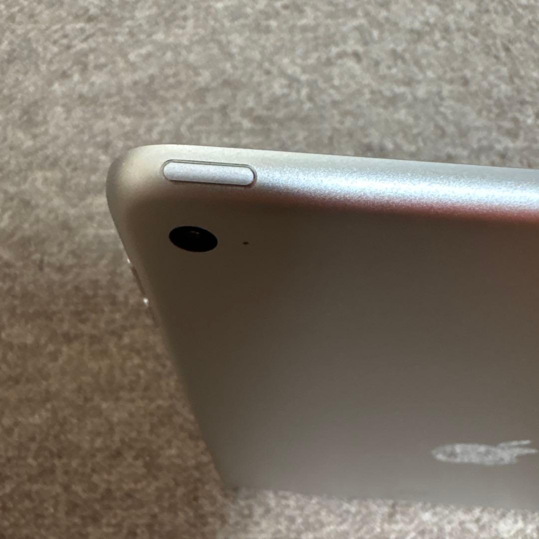 動作確認済Apple iPad Air 2 128GB Wi-Fiモデルシルバー