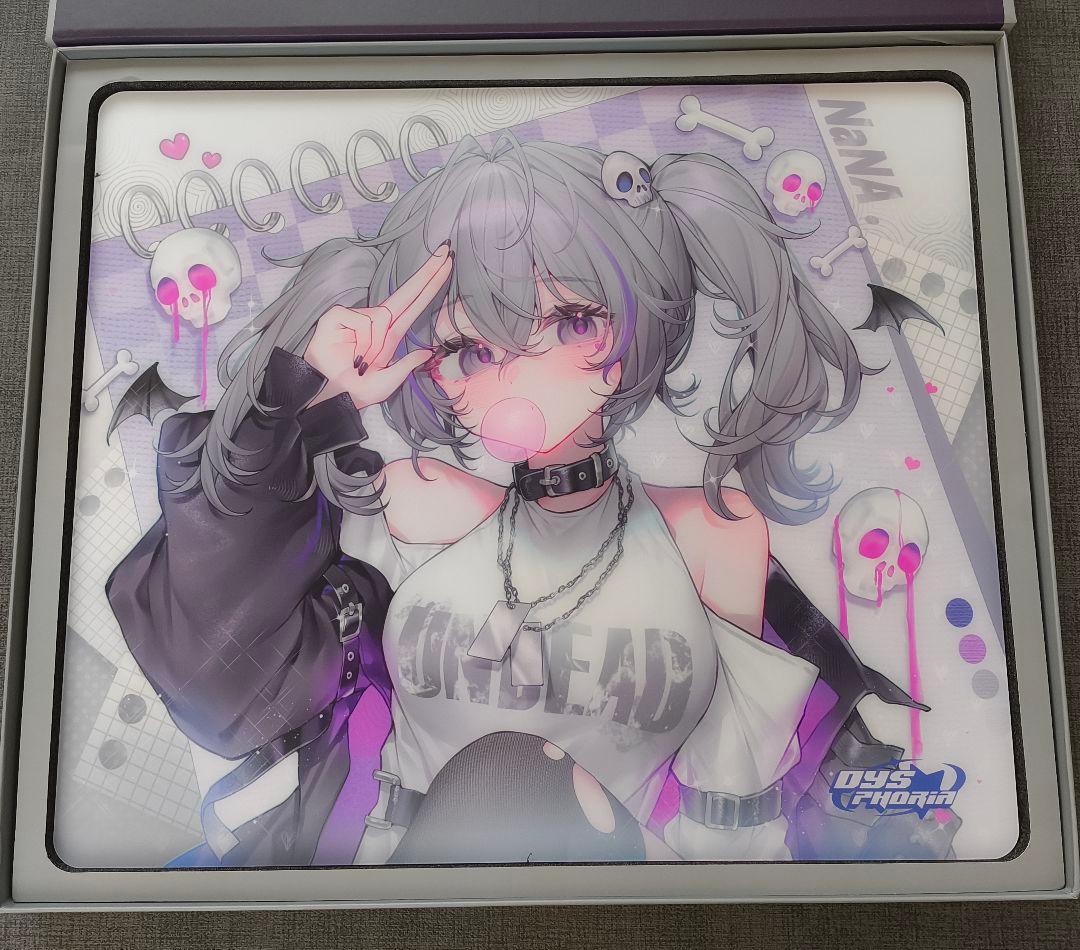 ピ*チ様 DYSPHORIA NaNA ガラスマウスパッド