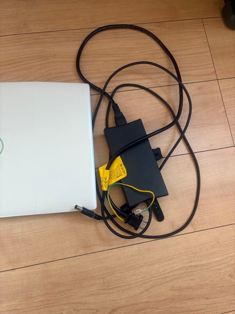 DELL ノートPC G3ホワイト ACアダプター付き