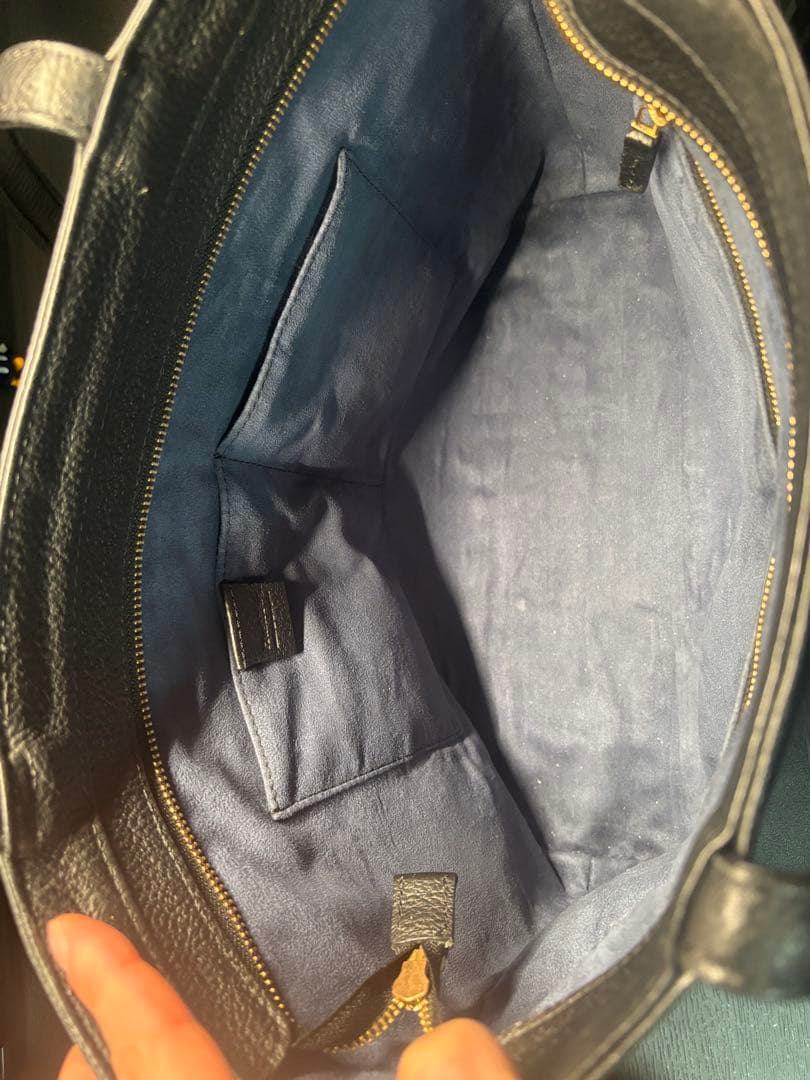 Hush tug黒レザートートバッグ