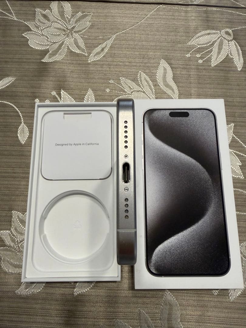 スマートフォン本体 Apple iPhone 15 Pro Max - Titanium