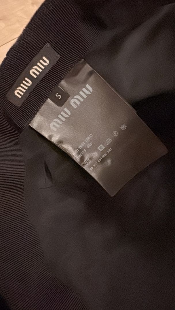 MIUMIU✨ベロア ロゴキャップ