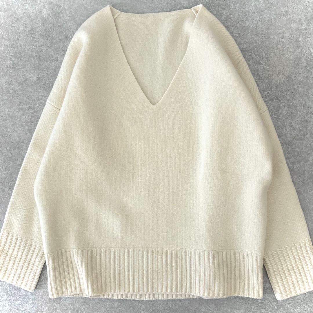 美品 ミューズドゥーズィエムクラス カシミヤ混 ウール Vネックプルオーバー 白