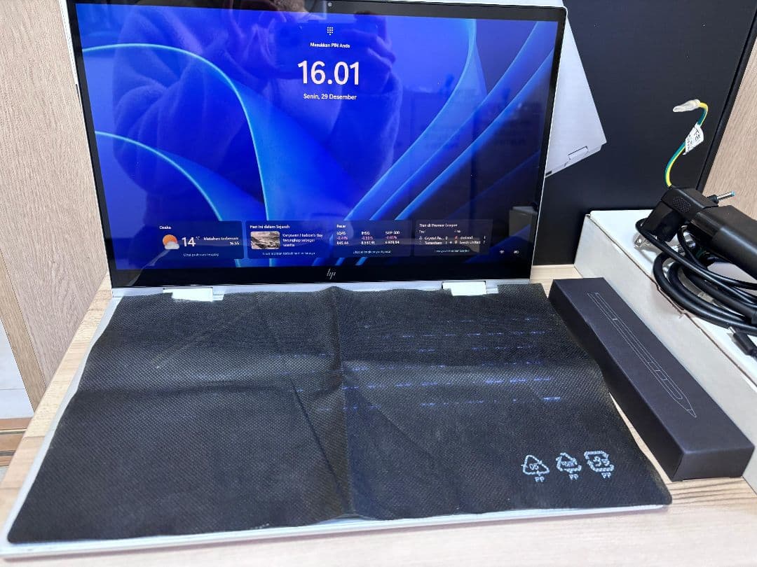 HP ノートPC タッチスクリーン シルバー HP ENVY x360