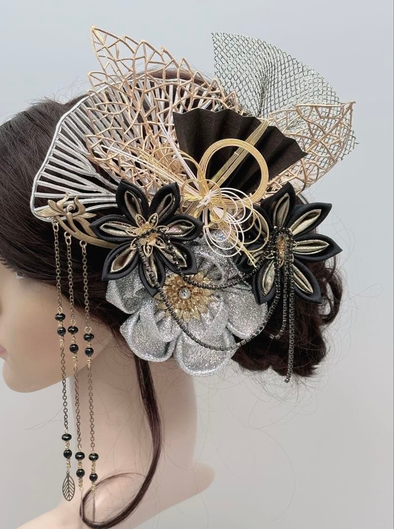 【豪華】髪飾り　成人式　卒業式　結婚式　黒　ゴールド　シルバー　水引　つまみ　簪