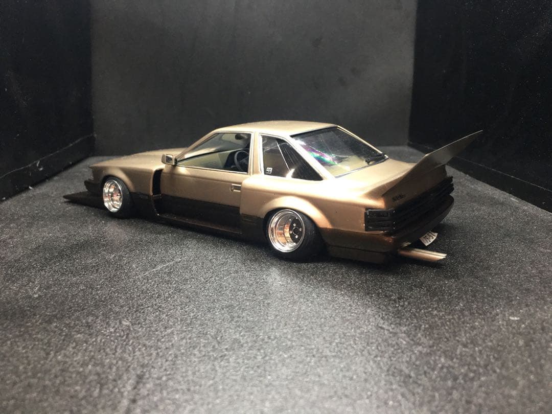 旧車プラモデル完成品1／２４　10ソアラアオシマ