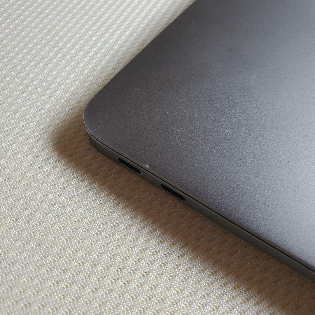 Macbook Air 13インチ　Intel Core i5