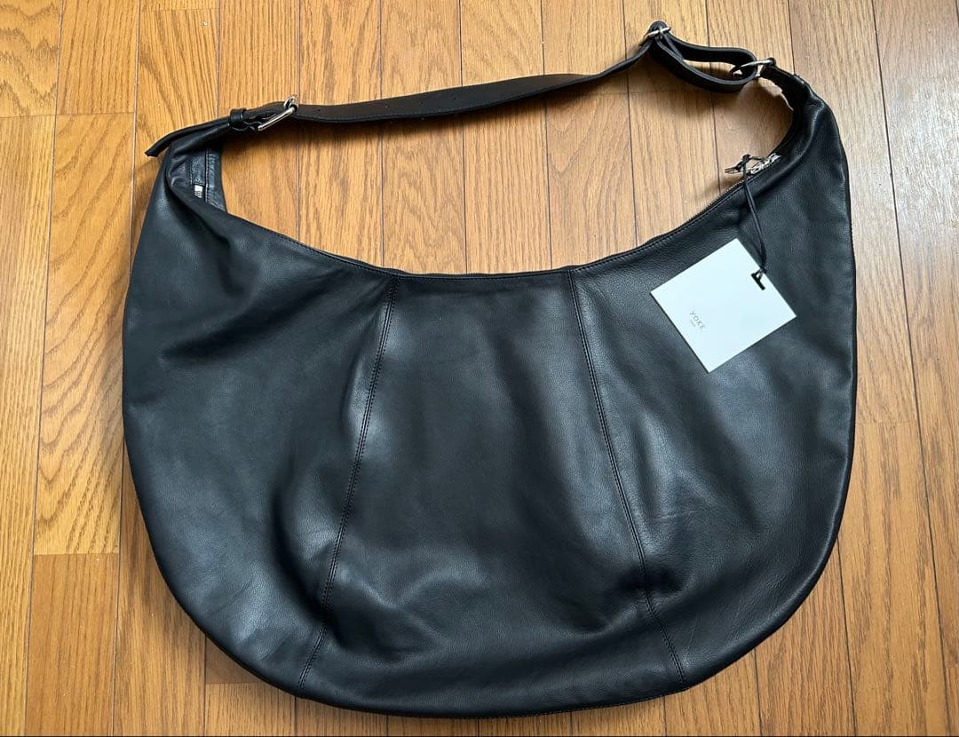 YOKE Carf Leather Circle Bag ブラック