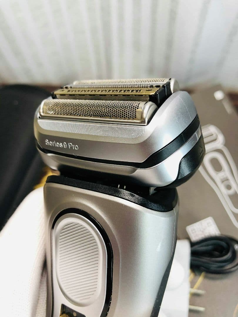 【ワンちゃん】ブラウン シリーズ9 Pro 9417ｓメンズ電気シェーバー