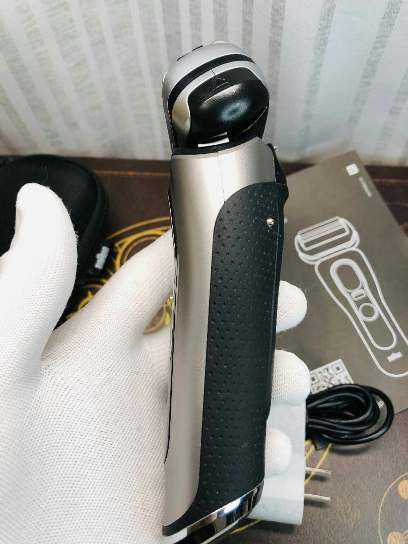 【ワンちゃん】ブラウン シリーズ9 Pro 9417ｓメンズ電気シェーバー