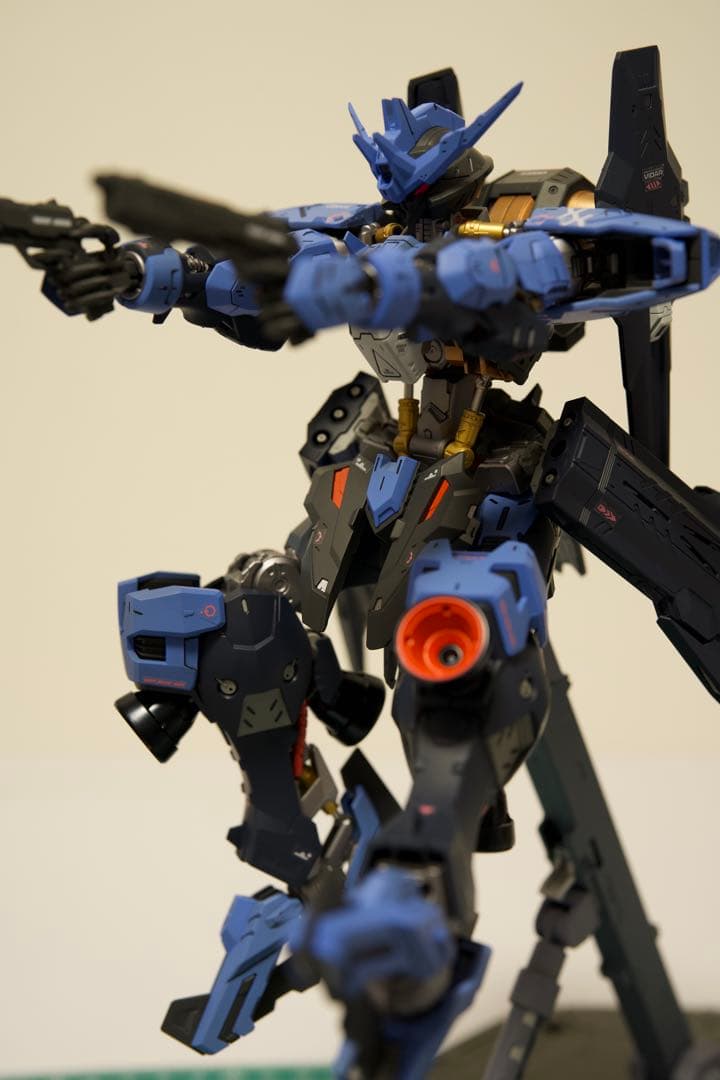 MG 1/100 ガンダム ヴィダール 塗装済み 完成品 艶消仕上げ ガンプラ