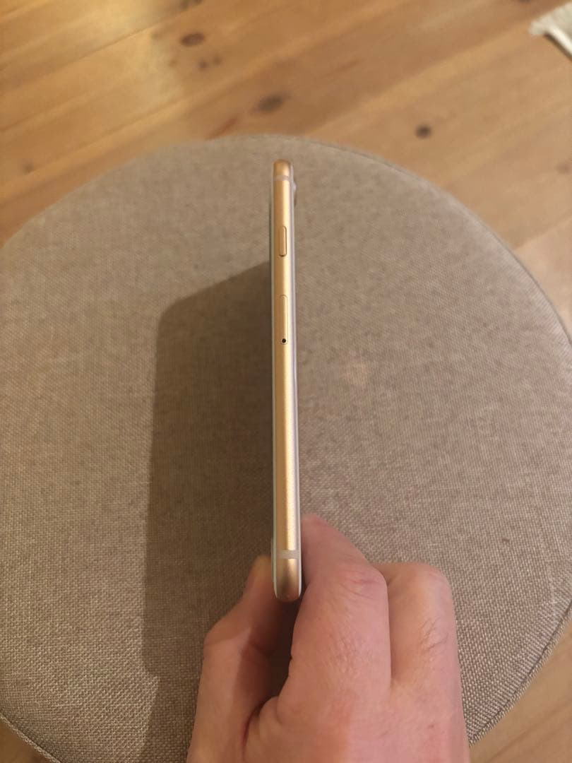 iPhone 8 ゴールド 64GB本体