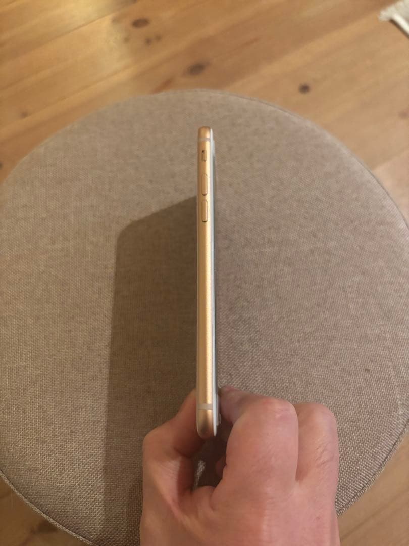 iPhone 8 ゴールド 64GB本体