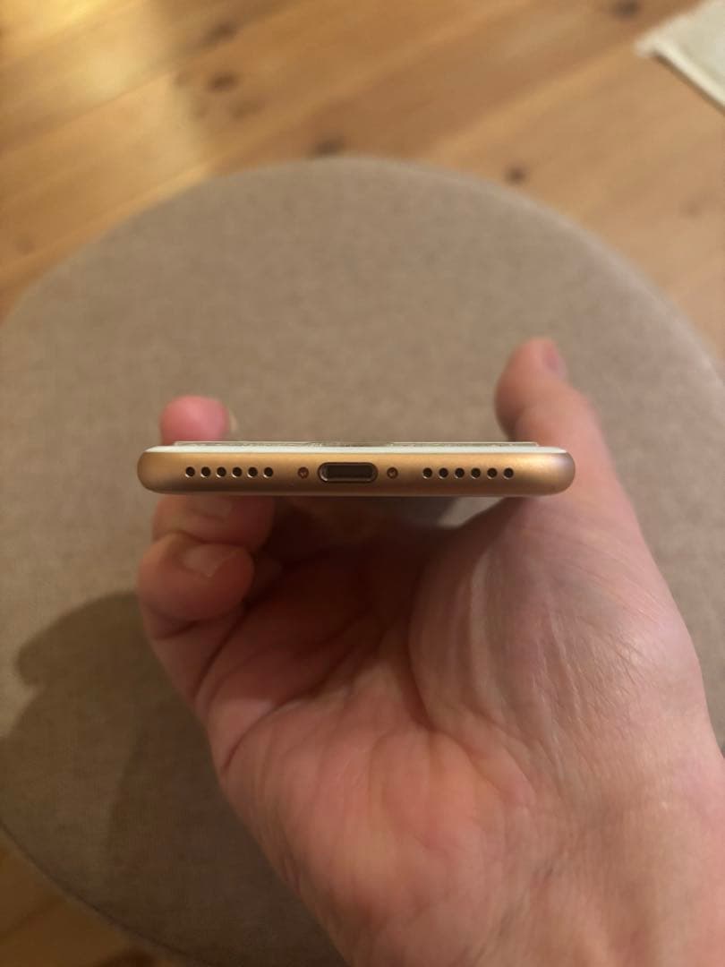 iPhone 8 ゴールド 64GB本体