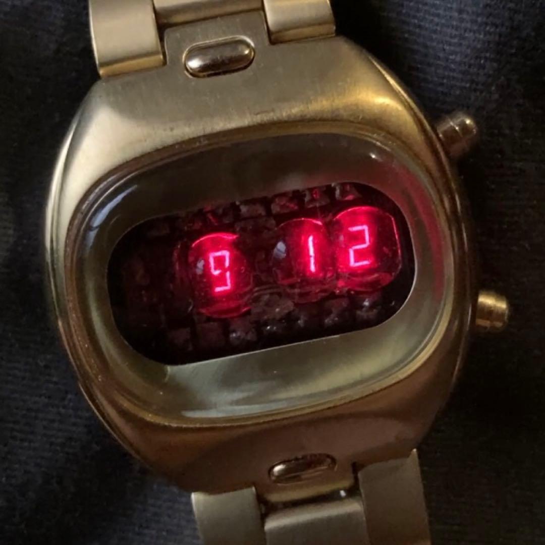 レトロフューチャー LEDウォッチpulser type クリアー スケルトン