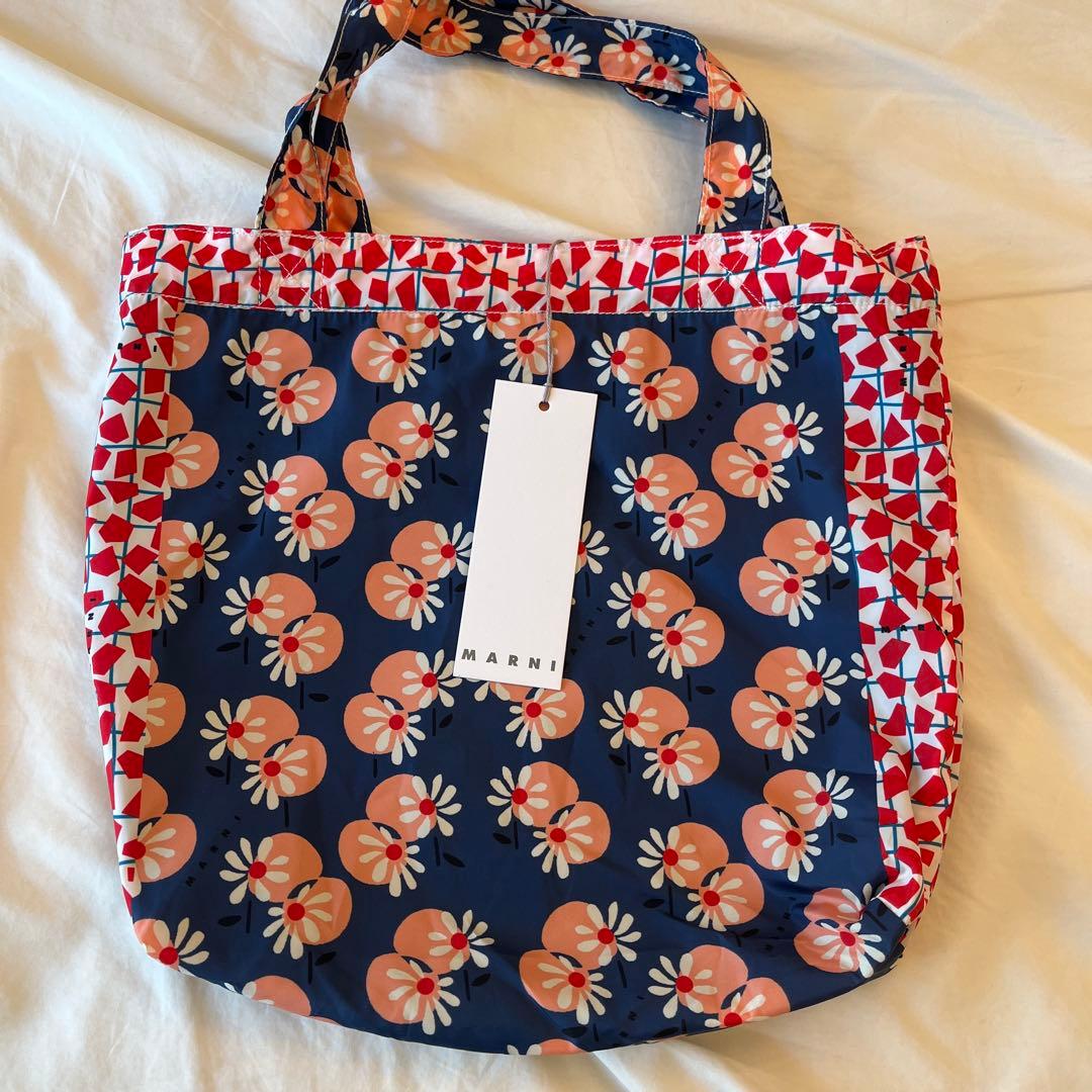MARNI 花柄ナイロンハンドバッグ