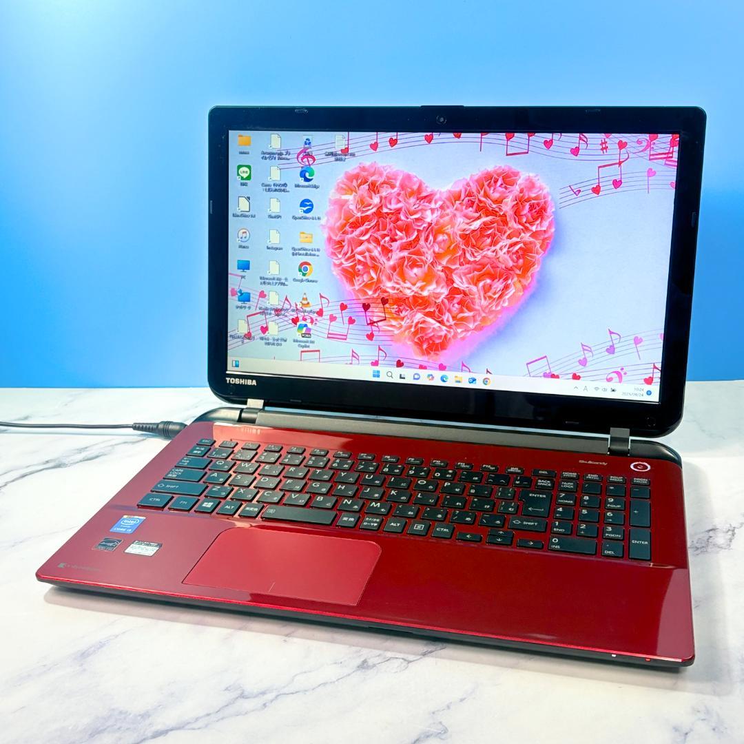 SSDで快速！フルHDで画面広・カメラ・DVDマルチ・レッドノートパソコン